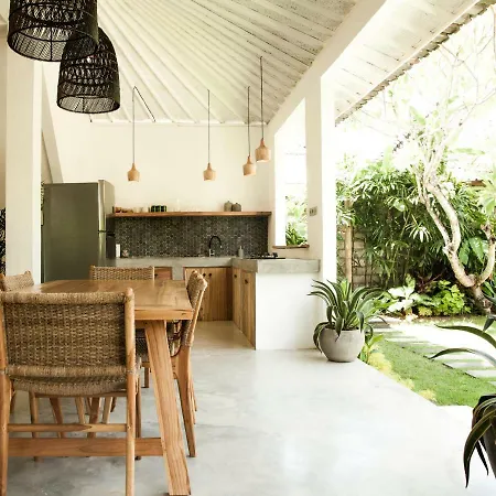 The Ravenala House Villa